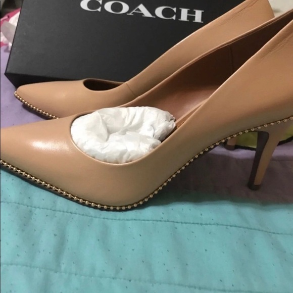 Coach NWT Size 8 ballchain nude pumps - Picture 2 of 5